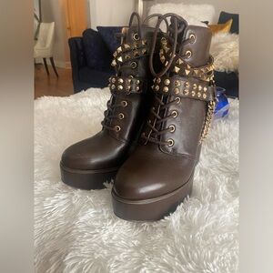 Jessica Simpson boots
